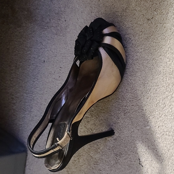 Heels - Picture 4 of 6